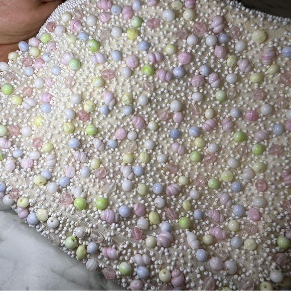 VINTAGE Le Regale | Beaded Pastel Clutch - Picture 3 of 8